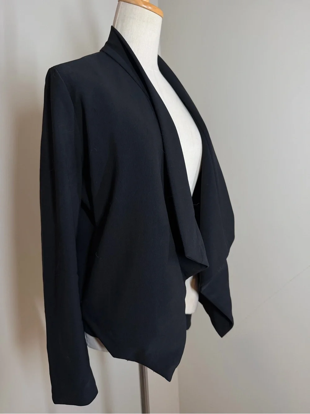 Boston Proper Women’s Black -SZ S- Open Front Asymmetrical Hem Blazer